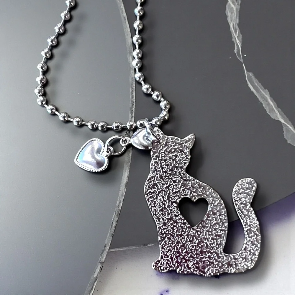 Beautiful Stainless Steel Silver Toned Cat and Heart Pendant Necklace